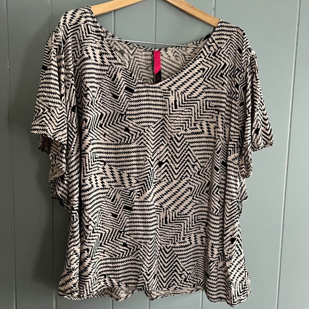 Pure Energy Black White Geometric Top 4X Boho Resort Style Missing Waist Tie‎
